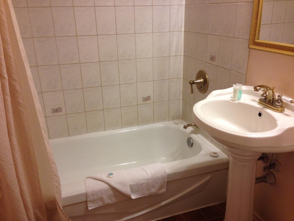Traveller'S Inn Dawson Creek Quarto foto