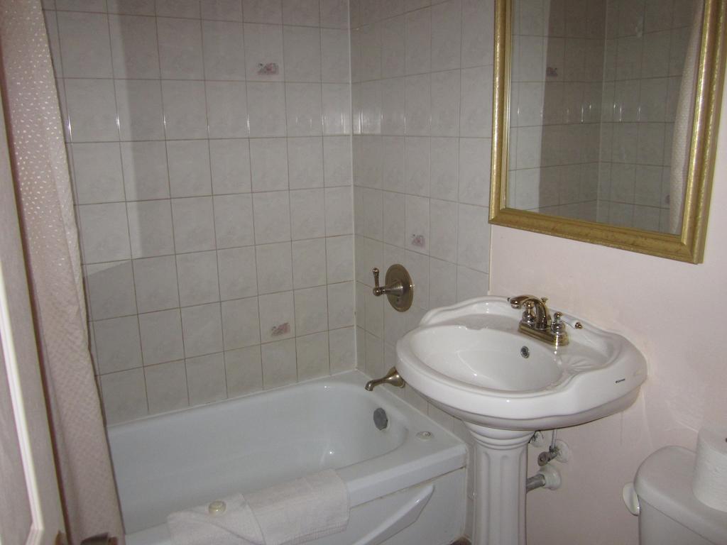 Traveller'S Inn Dawson Creek Quarto foto