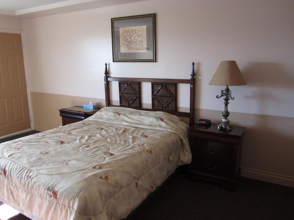 Traveller'S Inn Dawson Creek Quarto foto